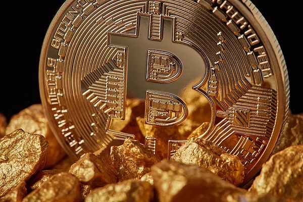 17岁狂赚千万的币圈神话：凉兮的逆袭故事
