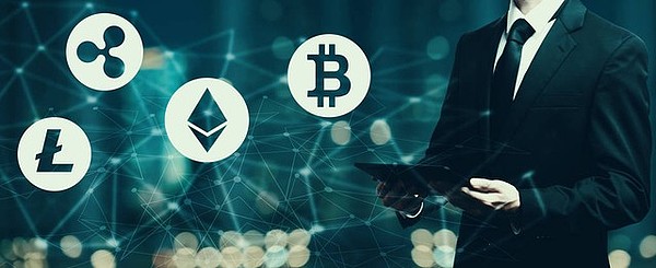 比特币狂飙记：当数字黄金遇上ETF东风